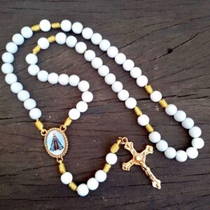 Terço de Nossa Senhora Aparecida Agilis 8mm - Amarelo e Branco
