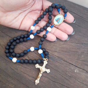 Terço Nossa Senhora Aparecida Agilis 8mm - Azul, Preto, Howlita